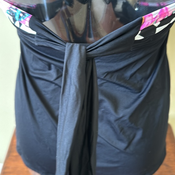 Coco Reef Tankini top with underwire and molded D-cups in 2 sizes available NWT - Picture 3 of 9